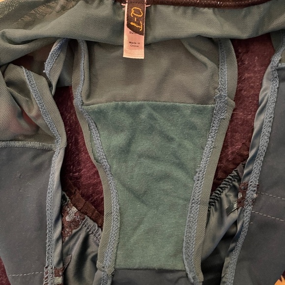 Q-T forest green satin black lace panty underwire bra set sz 7/38DD. - Picture 9 of 14